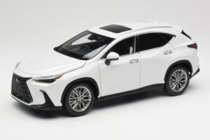 Lexus NX450h+ AZ20 Alb Kyosho 1:18 08968Q Rășină