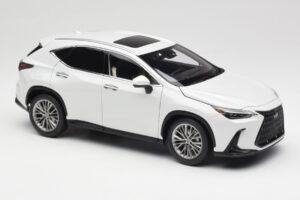 Lexus NX450h+ AZ20 Alb Kyosho 1:18 08968Q Rășină - imaginea 6 din 8
