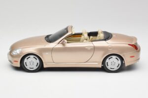 Lexus SC430 Bej Maisto 1:18 31629 Metal - imaginea 4 din 8