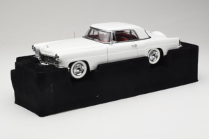 Lincoln Continental Mark II Alb Road Signature 1:18 20078-P1 Metal