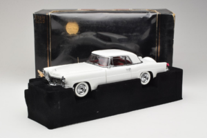 Lincoln Continental Mark II Alb Road Signature 1:18 20078-P1 Metal - imaginea 6 din 6