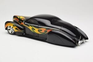 Lincoln Zephyr Scrape Custom Negru cu Flăcări Hot Wheels 1:18 57319 Metal - imaginea 7 din 8