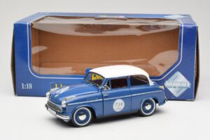 Lloyd Alexander TS #234 Albastru Revell 1:18 08463 Metal - imaginea 8 din 8