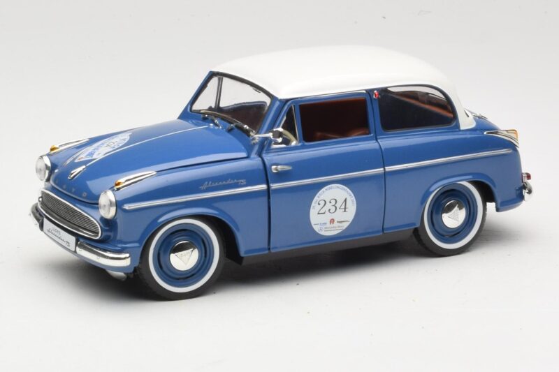 Lloyd Alexander TS #234 Albastru Revell 1:18 08463 Metal