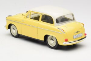 Lloyd Alexander TS Galben Revell 1:18 08958 Metal - imaginea 7 din 8