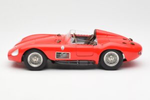 Maserati 300S Roșu CMC 1:18 M-105 Metal - imaginea 3 din 6