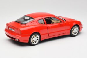 Maserati 3200 GT Roșu Bburago 1:18 3341 Metal - imaginea 3 din 8