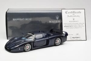 Maserati MC12 Road Car Albastru Metallic AUTOart 1:18 75802 Metal - imaginea 8 din 8