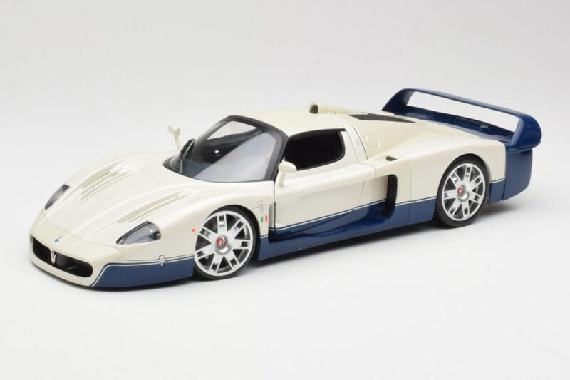 Maserati MC12 Alb Albastru Hot Wheels 1:18 G7158 Metal
