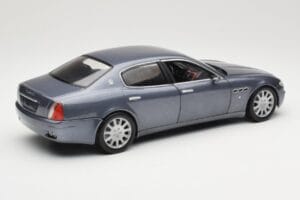 Maserati Quattroporte Blue Metallic Hot Wheels 1:18 B7003 Metal - imaginea 3 din 8