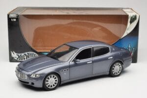 Maserati Quattroporte Blue Metallic Hot Wheels 1:18 B7003 Metal - imaginea 8 din 8