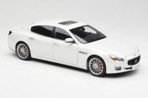 Maserati Quattroporte VI GTS Alpine Alb AUTOart 1:18 75808 Metal - imaginea 6 din 8