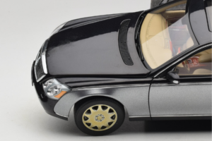 Maybach 57 SWB Caspian Black Himalayas Grey AUTOart 1:18 76151 Metal - imaginea 8 din 9