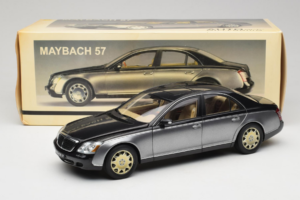 Maybach 57 SWB Caspian Black Himalayas Grey AUTOart 1:18 76151 Metal - imaginea 9 din 9