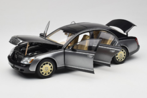 Maybach 57 SWB Caspian Black Himalayas Grey AUTOart 1:18 76151 Metal - imaginea 2 din 9