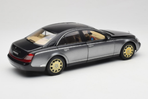 Maybach 57 SWB Caspian Black Himalayas Grey AUTOart 1:18 76151 Metal - imaginea 3 din 9