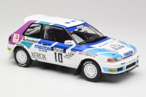 Mazda 323 GTX #10 T. Makinen / S. Harjanne 1000 Lakes Rally 1991 Otto 1:18 OT1099 Rășină - imaginea 4 din 6