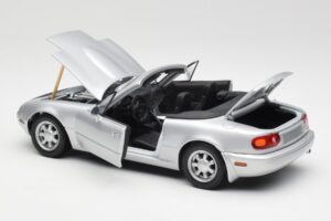 Mazda MX-5 Miata NA Highlight Argintiu Gate 1:18 1015 Metal - imaginea 5 din 8