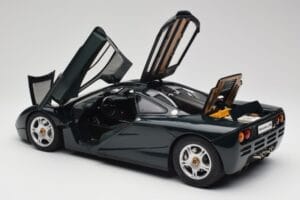 McLaren F1 Dark Green Metallic Minichamps 1:12 530133127 Metal - imaginea 6 din 9