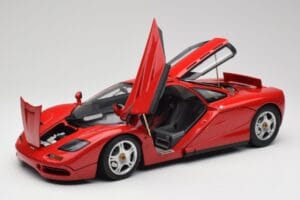 McLaren F1 Roșu Minichamps 1:12 530133125 Metal - imaginea 2 din 9