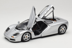 McLaren F1 Argintiu UT Models 1:18 530133180 Metal - imaginea 2 din 8