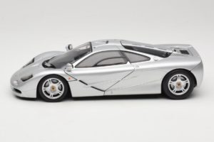 McLaren F1 Argintiu UT Models 1:18 530133180 Metal - imaginea 4 din 8