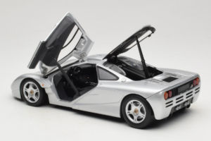 McLaren F1 Argintiu UT Models 1:18 530133180 Metal - imaginea 5 din 8