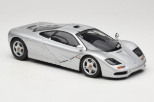 McLaren F1 Argintiu UT Models 1:18 530133180 Metal - imaginea 6 din 8