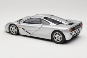 McLaren F1 Argintiu UT Models 1:18 530133180 Metal - imaginea 7 din 8
