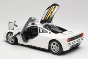 McLaren F1 Alb Minichamps 1:18 530133424 Metal - imaginea 5 din 8
