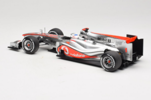 McLaren MP4-25 Mercedes #1 J. Button Vodafone McLaren Showcar F1 2010 Minichamps 1:18 530101801 Metal - imaginea 5 din 7