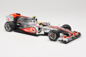 McLaren MP4-25 Mercedes #2 L. Hamilton Vodafone McLaren F1 2010 Minichamps 1:18 530101802 Metal - imaginea 4 din 7