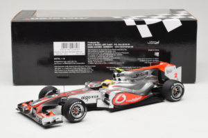 McLaren MP4-25 Mercedes #2 L. Hamilton Vodafone McLaren F1 2010 Minichamps 1:18 530101802 Metal - imaginea 6 din 7