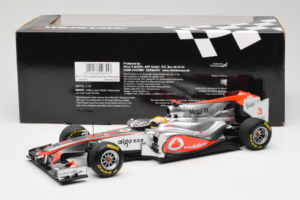 McLaren MP4-26 Mercedes #3 L. Hamilton Vodafone McLaren Showcar F1 2011 Minichamps 1:18 530111873 Metal - imaginea 6 din 7