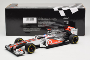 McLaren MP4-27 Mercedes #3 J. Button Vodafone McLaren Showcar F1 2012 Minichamps 1:18 530121873 Metal - imaginea 6 din 7