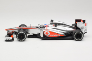 McLaren MP4-28 Mercedes #5 J. Button Vodafone McLaren F1 2013 Minichamps 1:18 530131805 Metal - imaginea 3 din 7