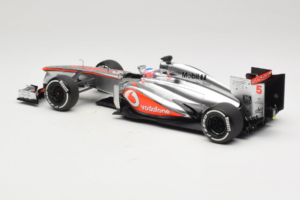 McLaren MP4-28 Mercedes #5 J. Button Vodafone McLaren F1 2013 Minichamps 1:18 530131805 Metal - imaginea 5 din 7