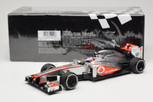 McLaren MP4-28 Mercedes #5 J. Button Vodafone McLaren F1 2013 Minichamps 1:18 530131805 Metal - imaginea 6 din 7