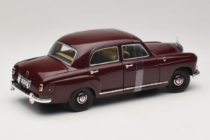 Mercedes 180 Ponton Roșu Închis Revell 1:18 08876 Metal - imaginea 2 din 6