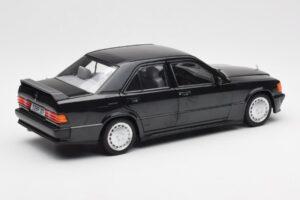 Mercedes 190E 2.3-16 W201 Negru Ediție Dealer Norev 1:18 B66040663 Metal - imaginea 3 din 8