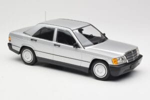 Mercedes 190E W201 Argintiu Minichamps 1:18 155037004 Metal - imaginea 4 din 6