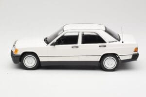 Mercedes 190E W201 Alb Minichamps 1:18 155037002 Metal - imaginea 3 din 6