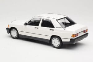 Mercedes 190E W201 Alb Minichamps 1:18 155037002 Metal - imaginea 5 din 6