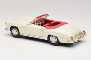 Mercedes 190SL Alb Maisto 1:18 50274 Metal - imaginea 7 din 8