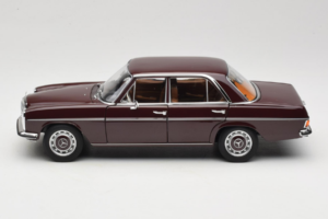 Mercedes 200 W115 Brun Roșcat Închis Norev 1:18 183778 Metal - imaginea 4 din 8