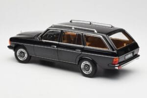Mercedes 200 T S123 Negru Norev 1:18 183735 Metal - imaginea 7 din 8