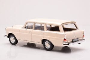 Mercedes 200 Universal W110 Crem Norev 1:18 183709 Metal - imaginea 7 din 8