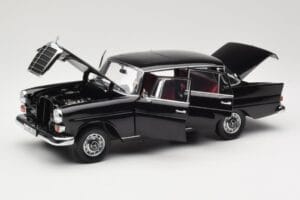 Mercedes 200 W110 Negru Norev 1:18 183574 Metal - imaginea 2 din 8
