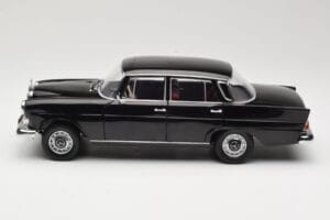 Mercedes 200 W110 Negru Norev 1:18 183574 Metal - imaginea 4 din 8