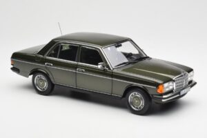 Mercedes 200 W123 Cypress Verde Metalizat Ediție Dealer Norev 1:18 B66040654 Metal - imaginea 6 din 8